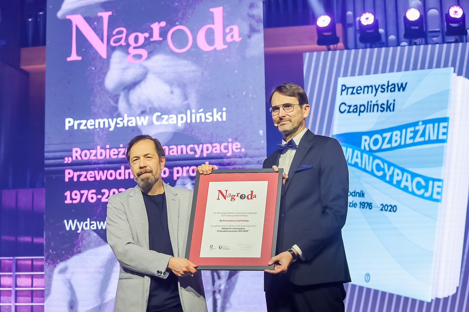 Prof. Przemysław Czapliński i rektor UŁ prof. Rafał Matera Prof. Przemysław Czapliński i rektor UŁ prof. Rafał Matera